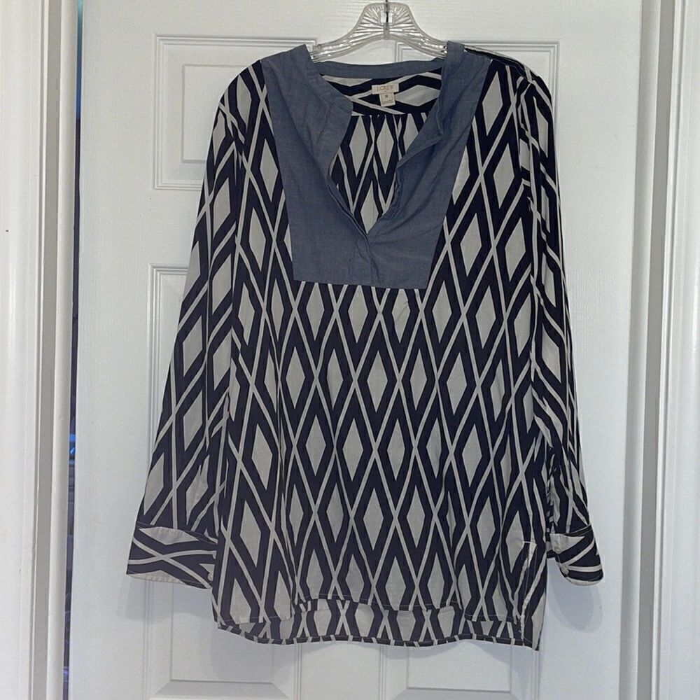 ✨J Crew Factory Black & White Diamond Print Tunic Top
